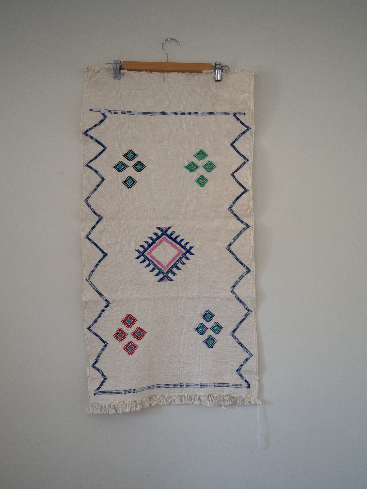 White #2 Cactus Silk Table runner