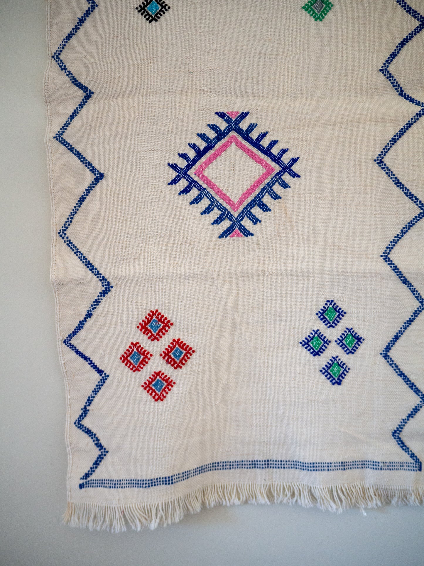 White #2 Cactus Silk Table runner