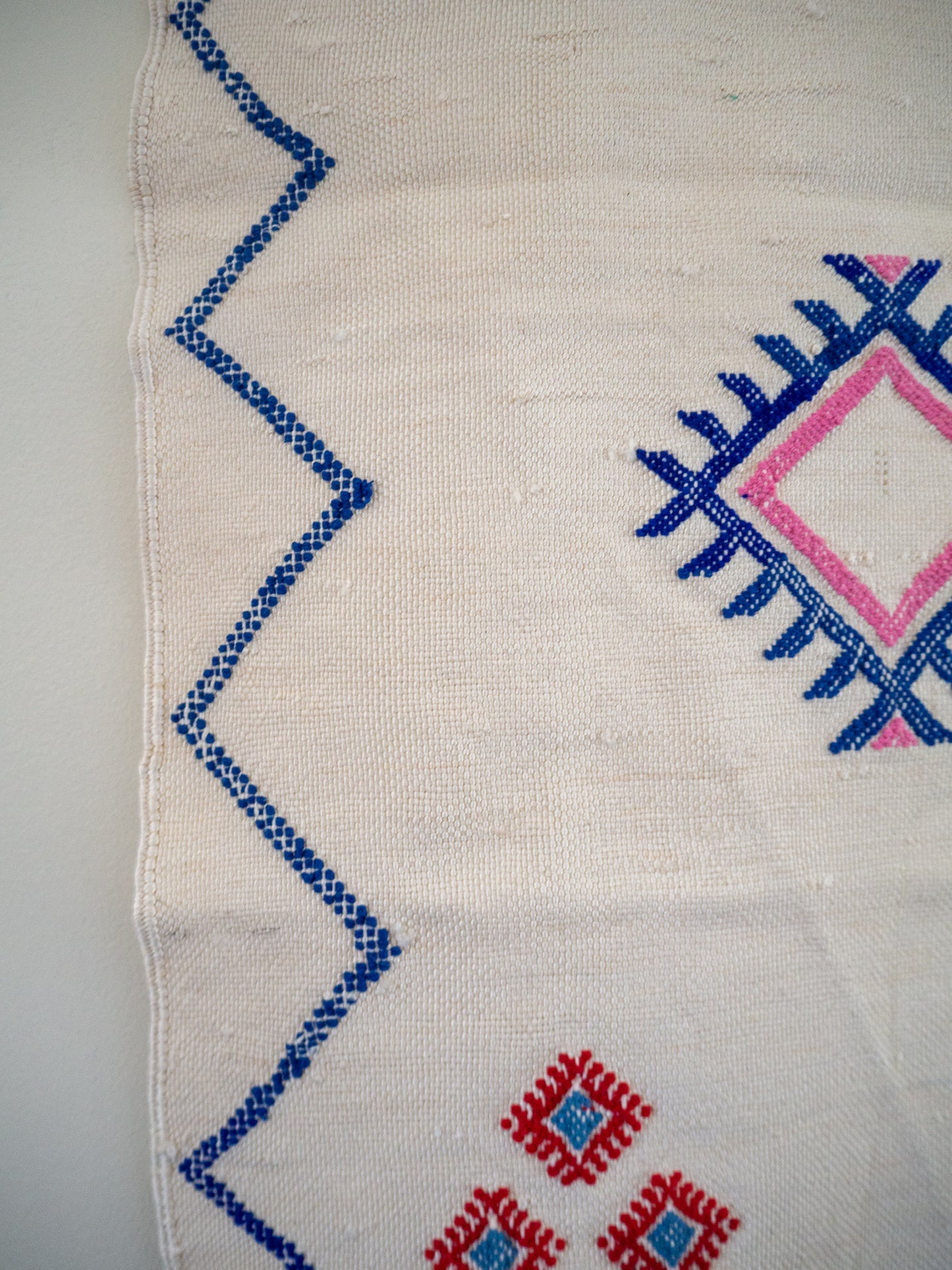 White #2 Cactus Silk Table runner