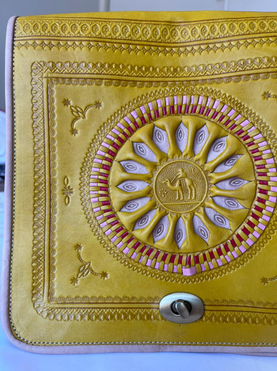 Tetouani messenger bag - Mustard Yellow