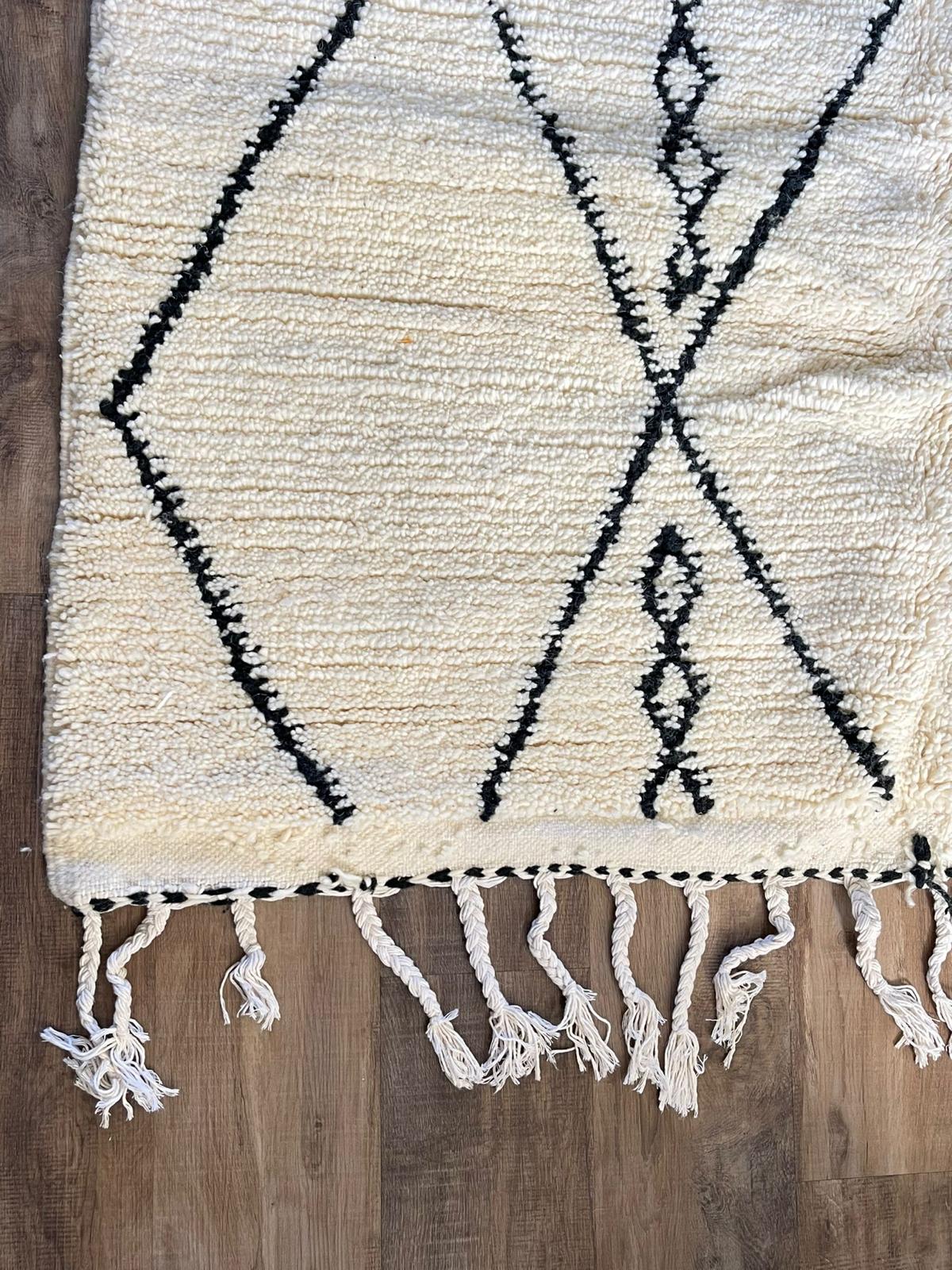 Beni Ourain - 240cm x 160cm - Jdida | moroccan rug