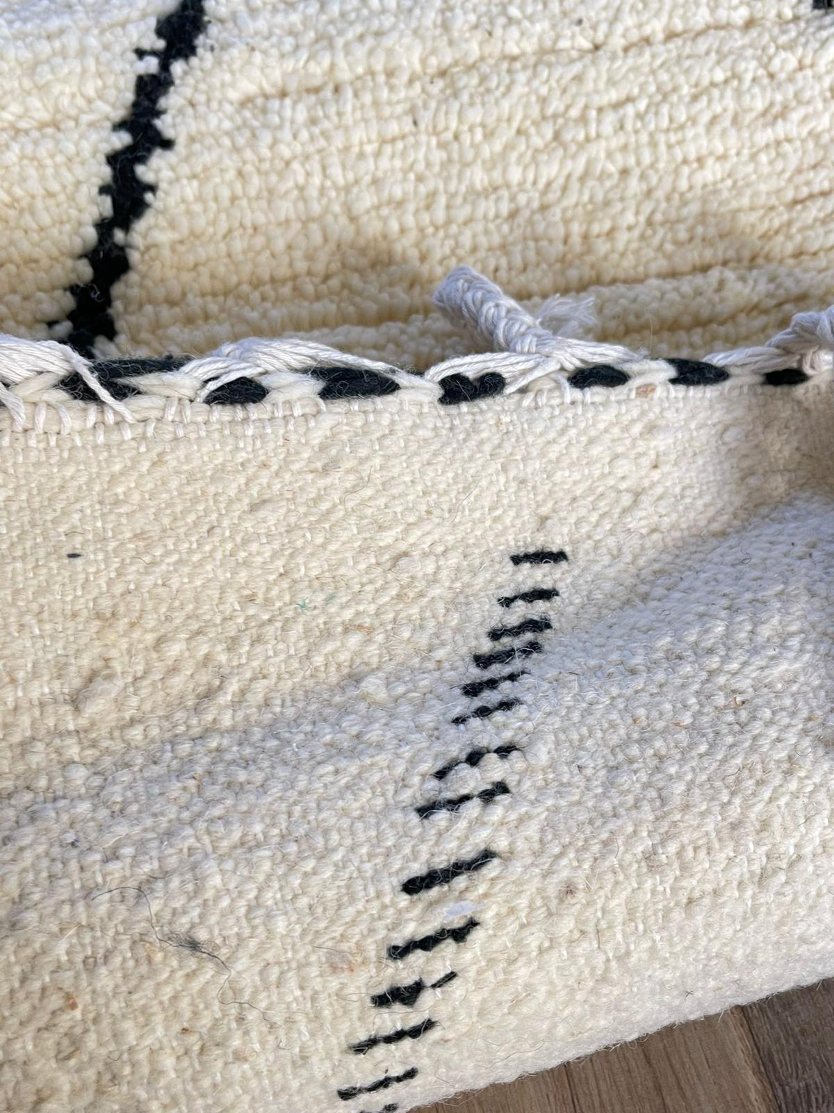 Beni Ourain - 240cm x 160cm - Jdida| moroccan rug