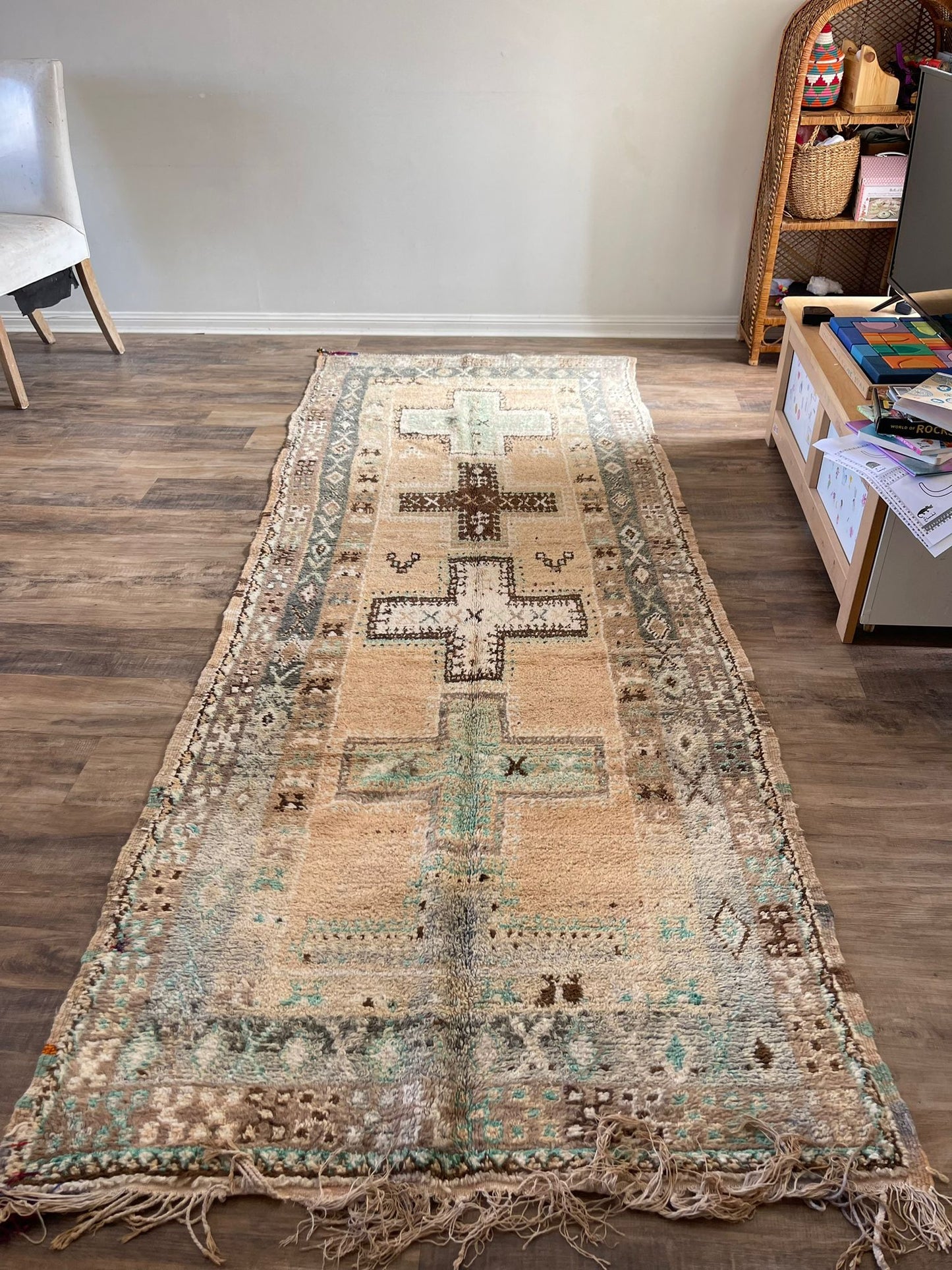 Vintage rug- 305 by 115 cm medina