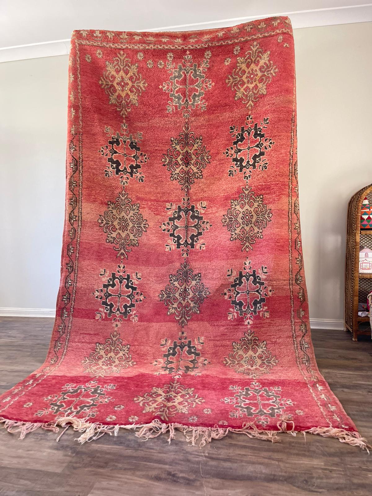 Vintage rug  308 by 164 cm  - jomada