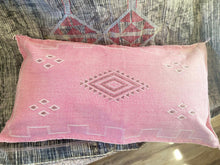 Load image into Gallery viewer, XL lumbar - pink
