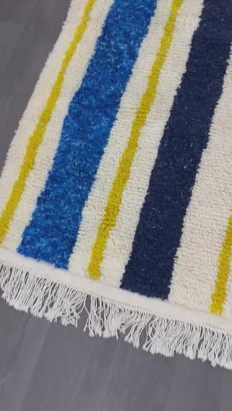Video of the Abir Moroccan contemporary woollen rug up close